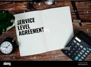 contrato rasgado com calculadora ao lado