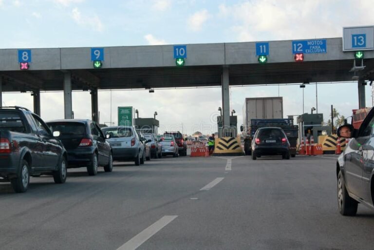 Qual é a Multa Por Passar no Pedágio Sem Pagar no Brasil 6 imagem de pedagio rodoviario brasileiro vazio