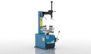 maquina desmontando pneu de motocicleta