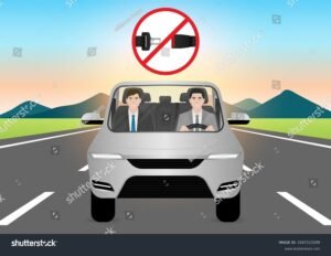 motorista sem cinto em carro em estrada segura