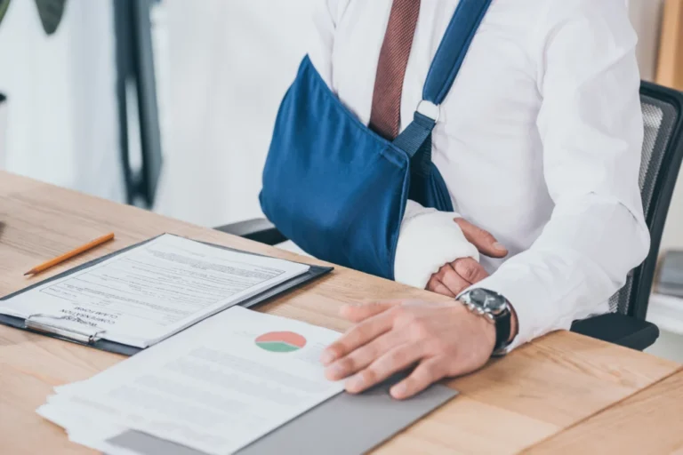 Tenho Estabilidade Se Me Machucar Fora Do Trabalho Saiba Seus Direitos 3 Tenho Estabilidade Se Me Machucar Fora Do Trabalho Saiba Seus Direitos