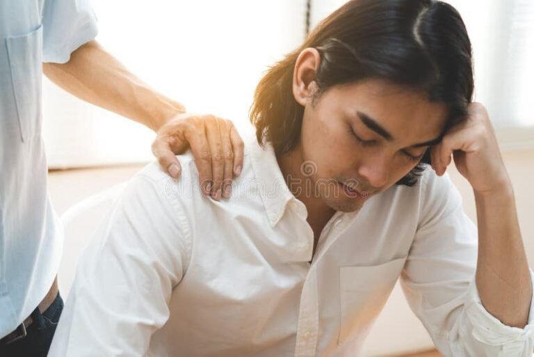 O Que Significa Tocar no Ombro na Linguagem Corporal 4 O Que Significa Tocar no Ombro na Linguagem Corporal