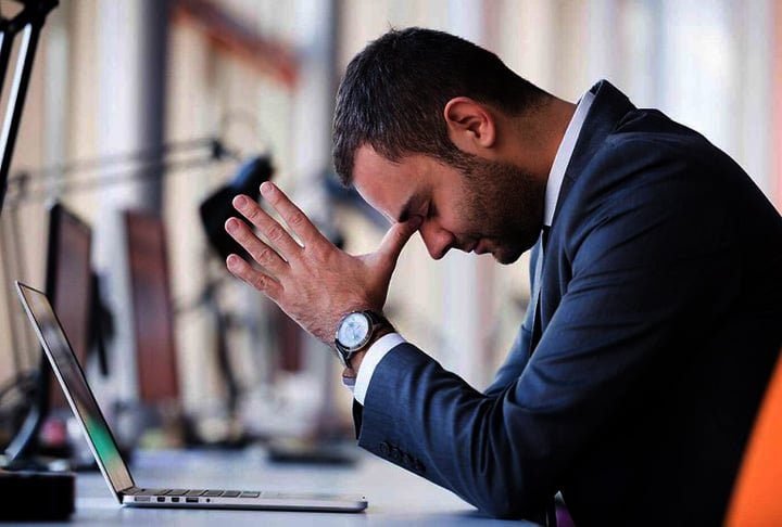 Posso ser advertido por recusar fazer hora extra no trabalho